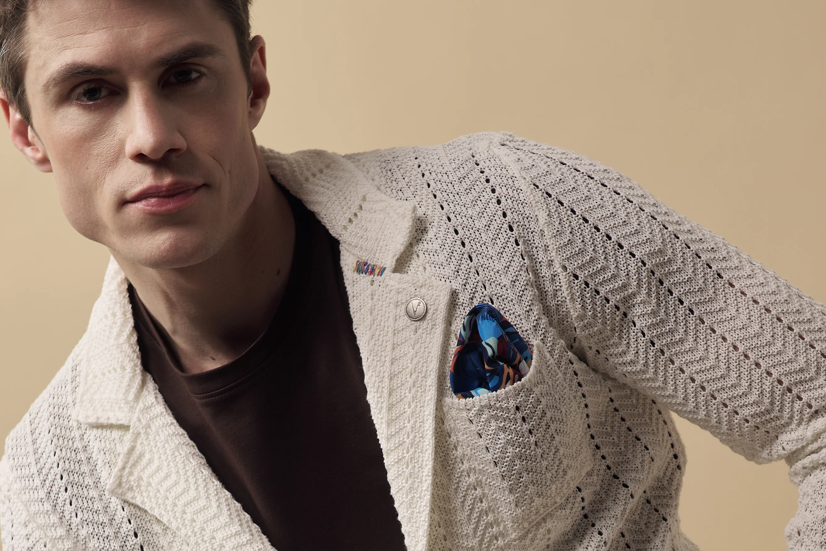 V2 Brand: L'Essenza del Made in Italy